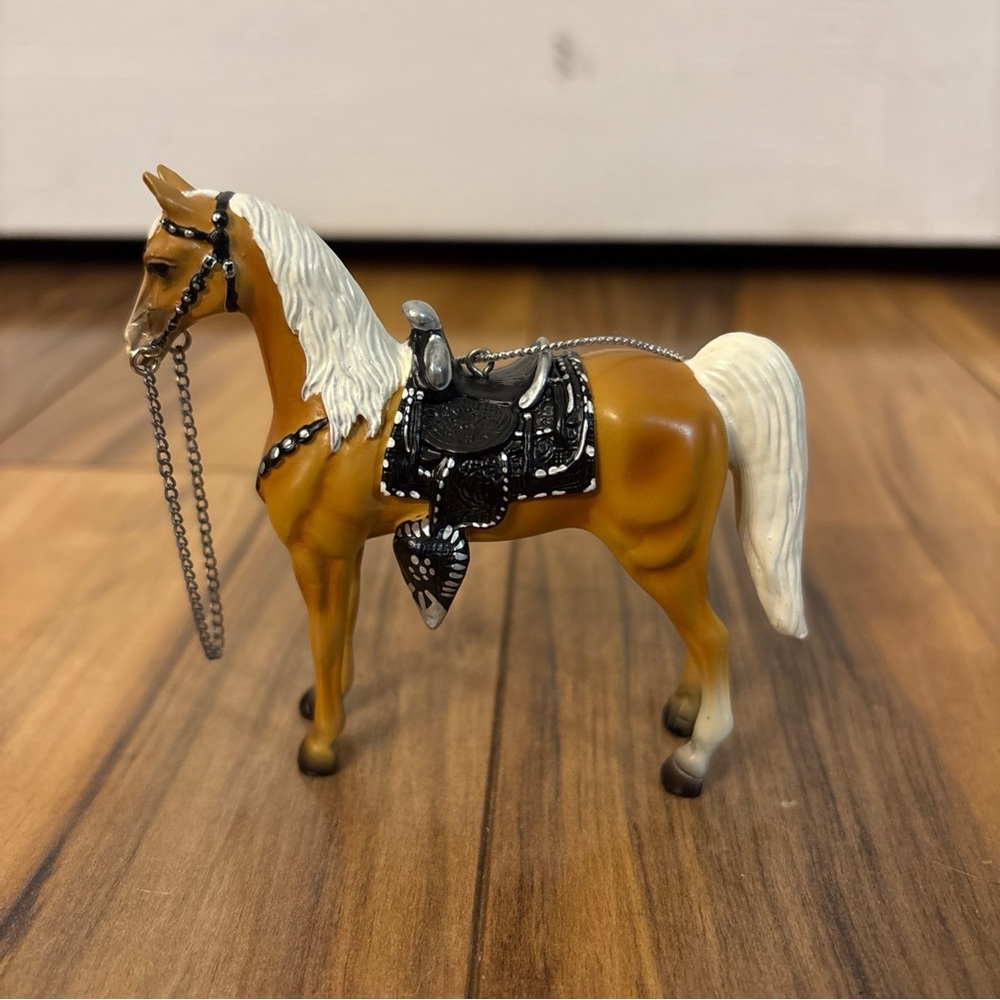 Breyer Western Holiday Ornament Horse 2006- NEW - Picture 4 of 8
